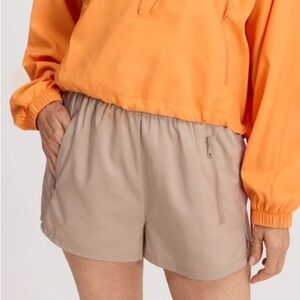 Quartz Gazelle Short Girlfriend Collective